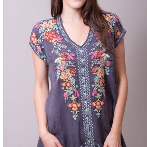 Johnny Was Tops - Johnny Was Heidi Boho Embroidered Tunic Medium Graphite Gray Floral Flowers